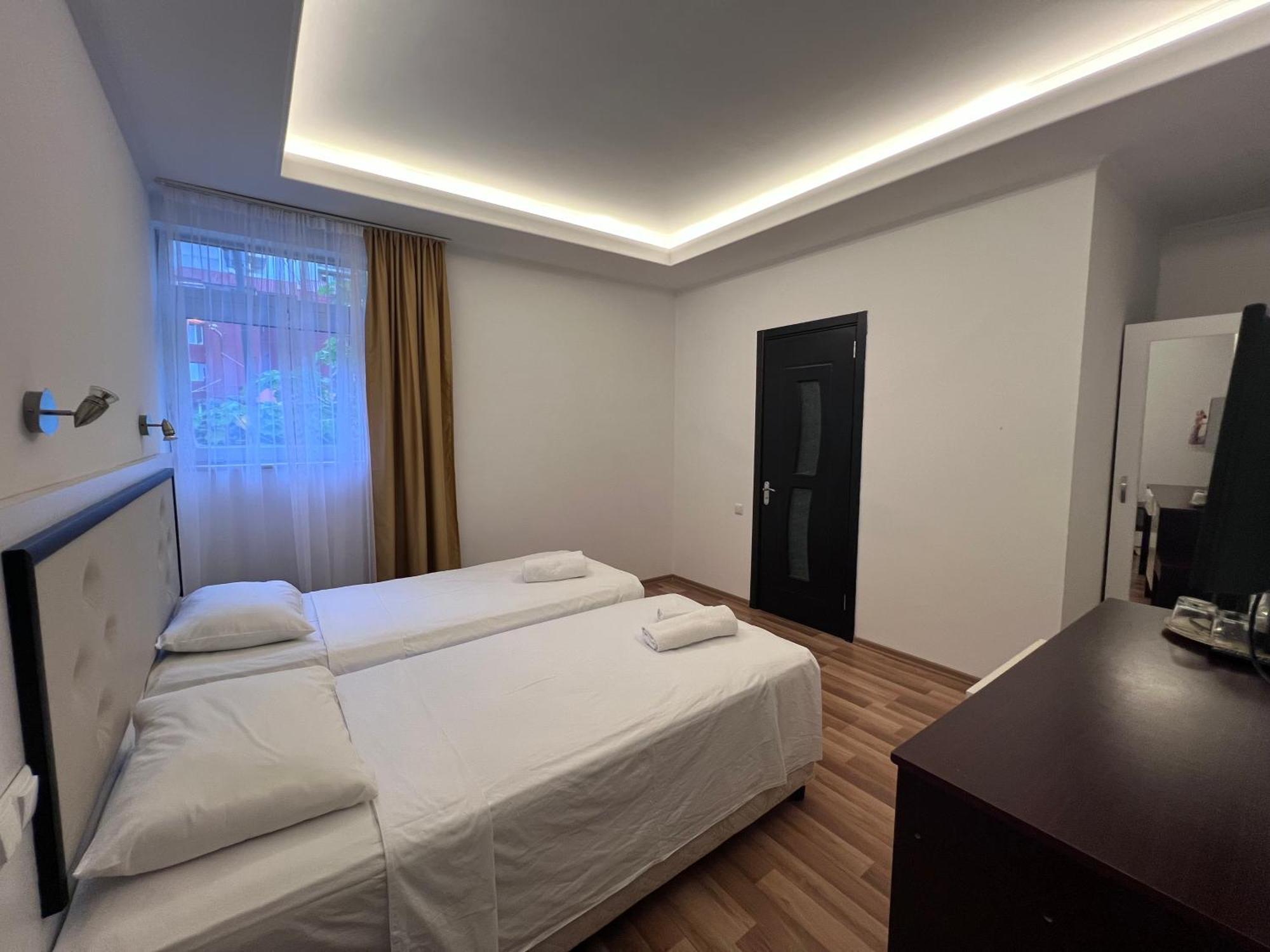 Hotel Argo Batumi Eksteriør bilde