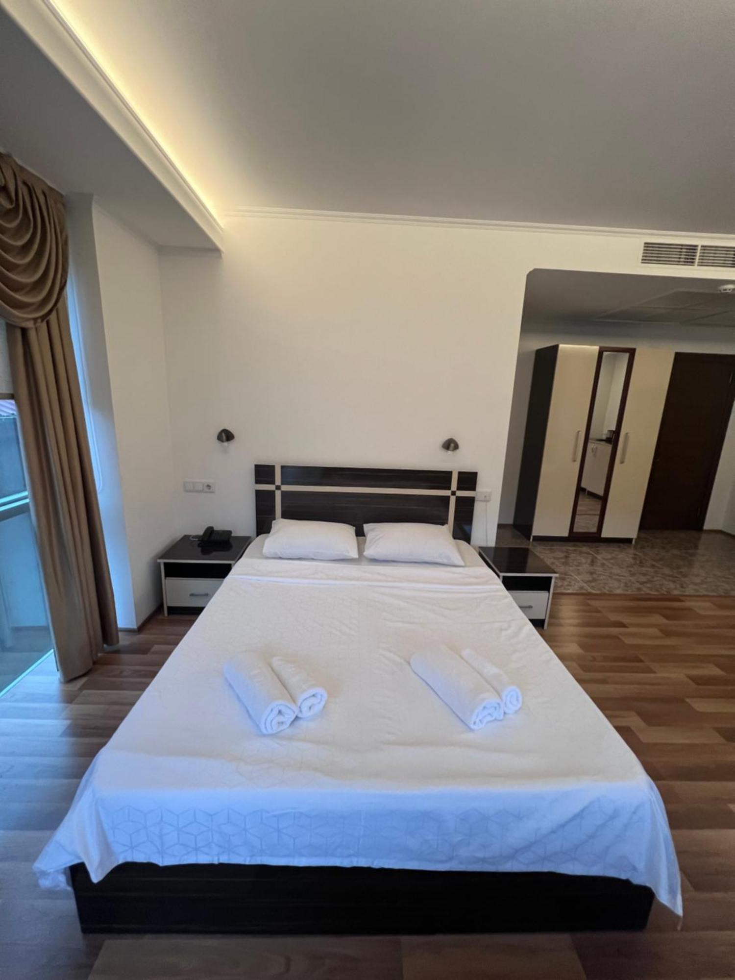 Hotel Argo Batumi Eksteriør bilde