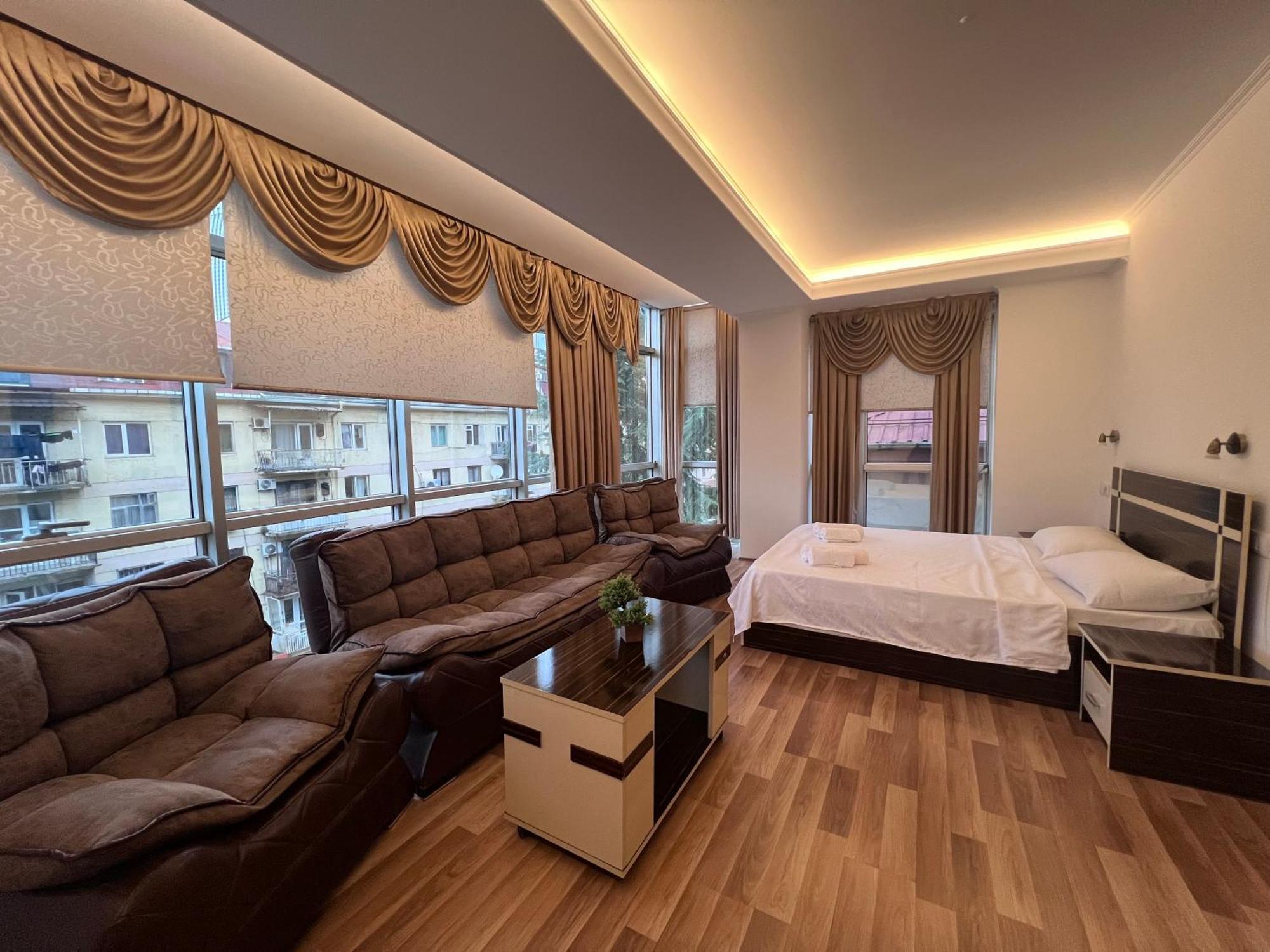 Hotel Argo Batumi Eksteriør bilde